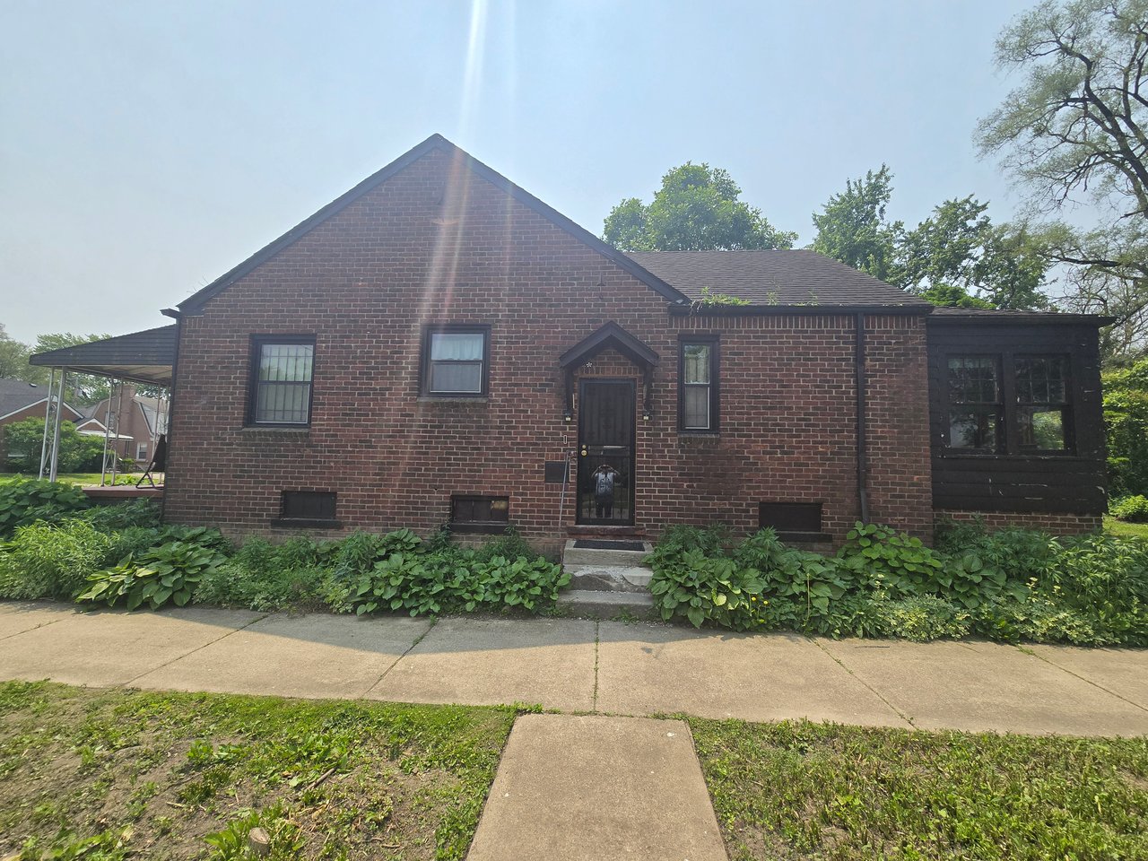 16617 Mansfield St