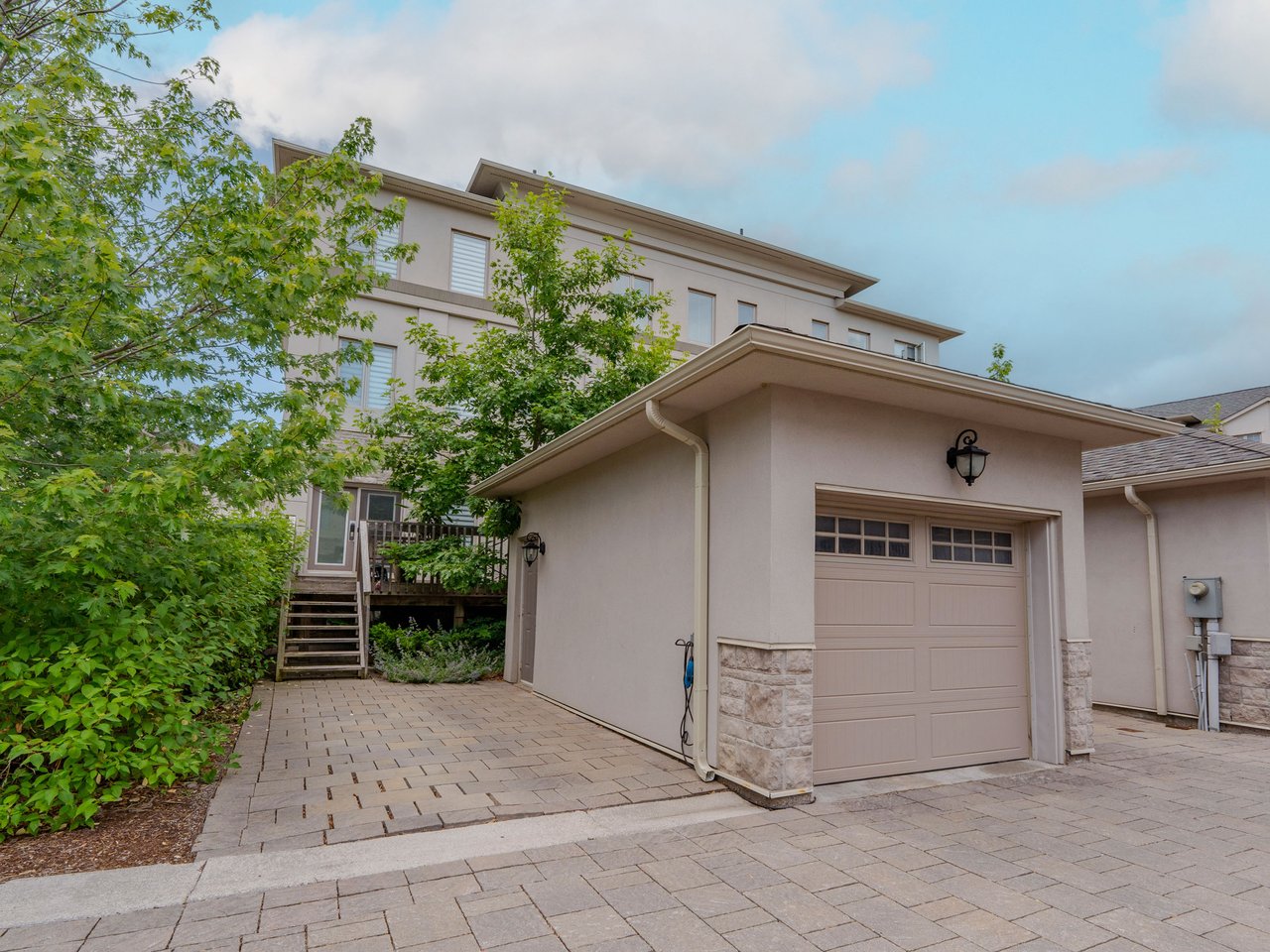 6 Point Pelee Lane