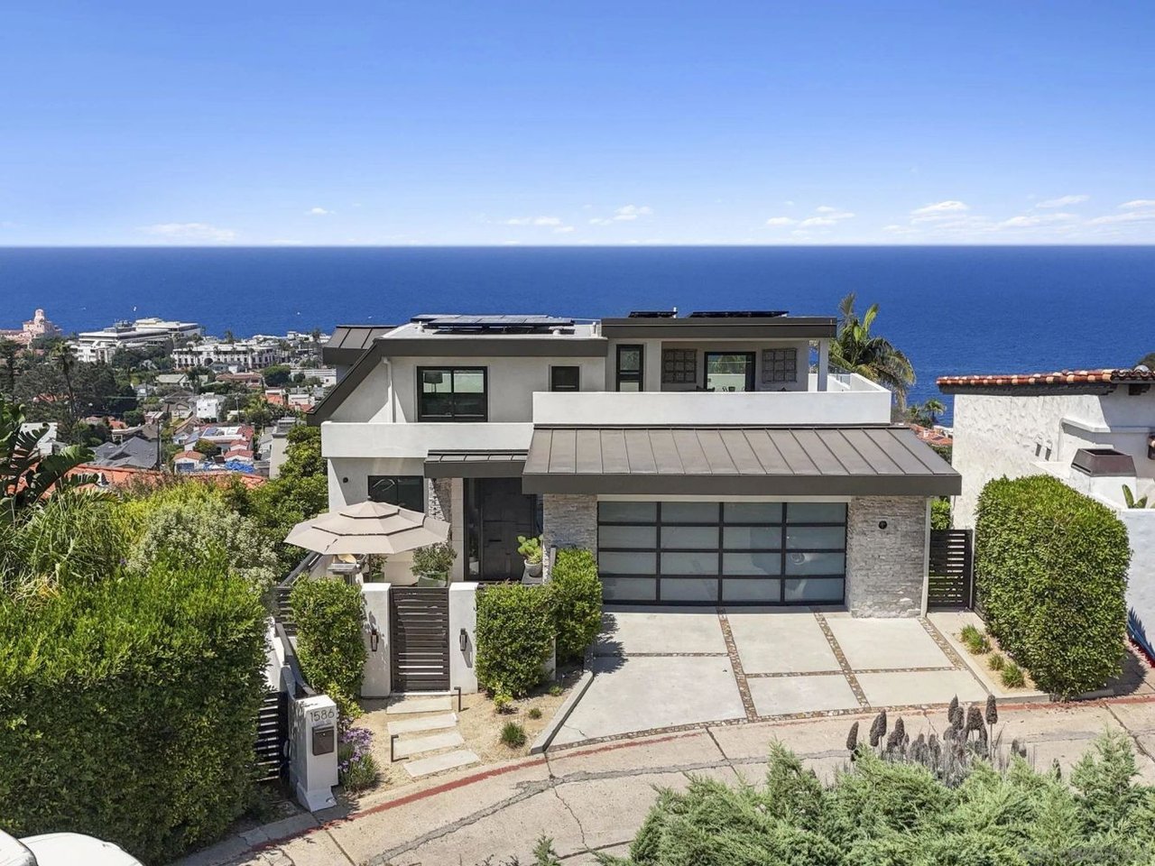 1586 Crespo Dr