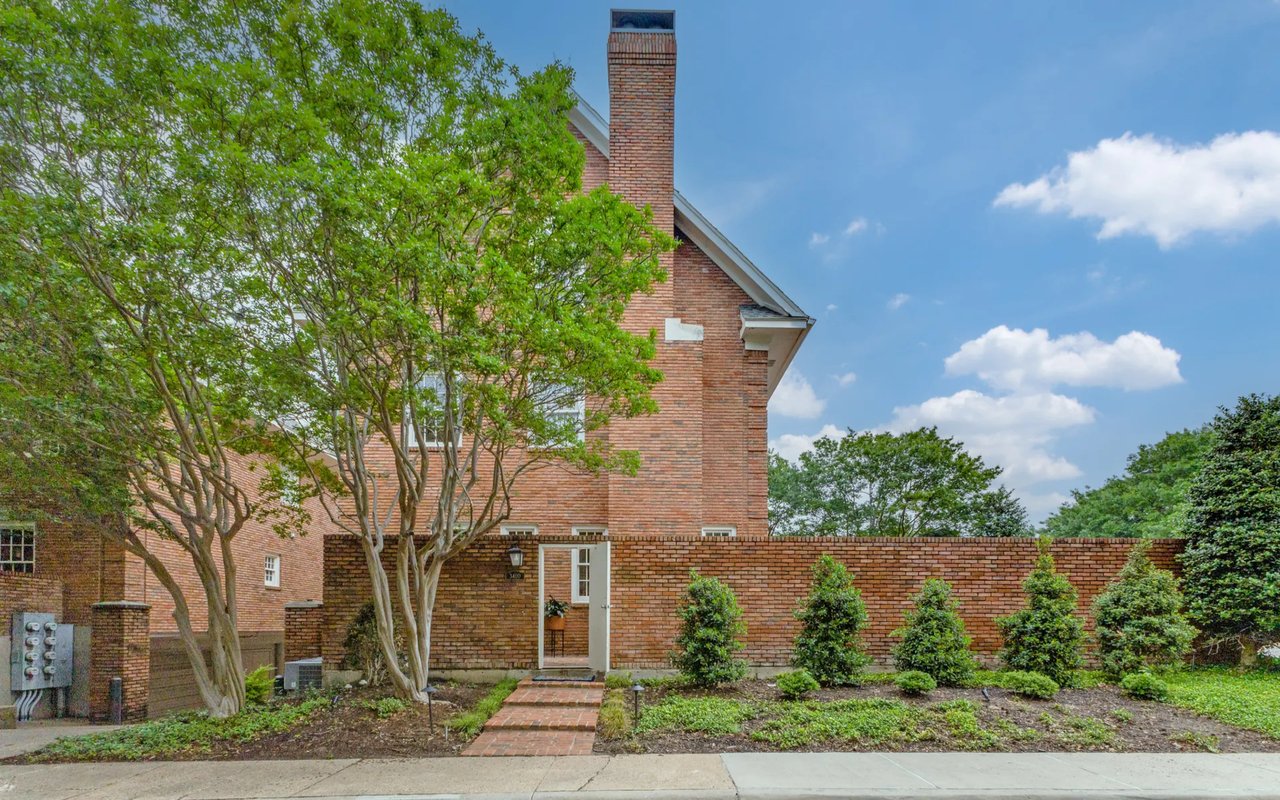 Thinking of Selling Your Dallas Home? 7 Factors to Consider First