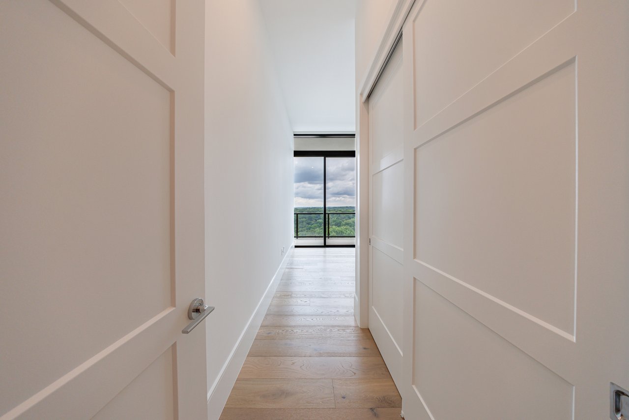2425 Peachtree Road Unit 1806