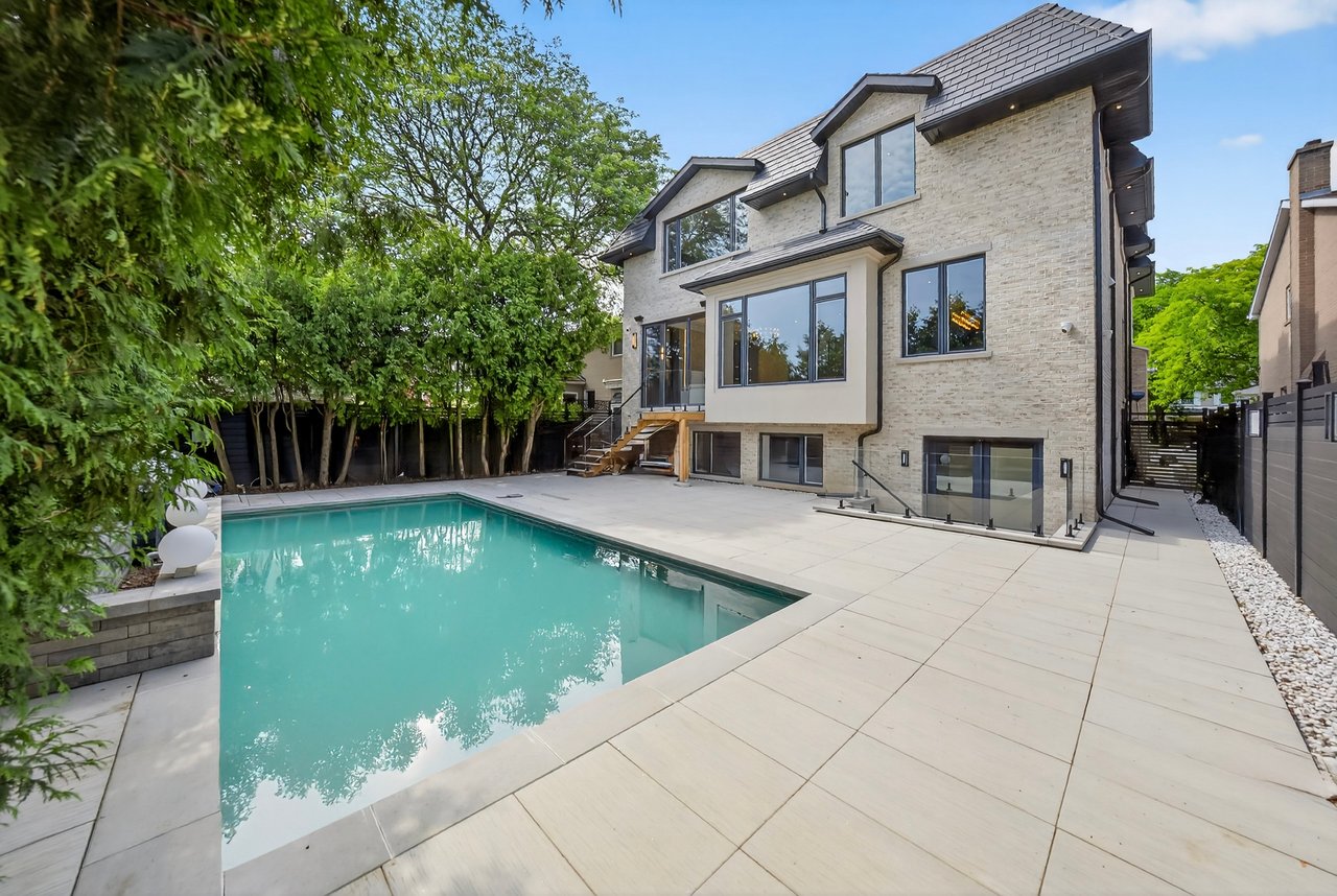 Distinctive Luxury Residence