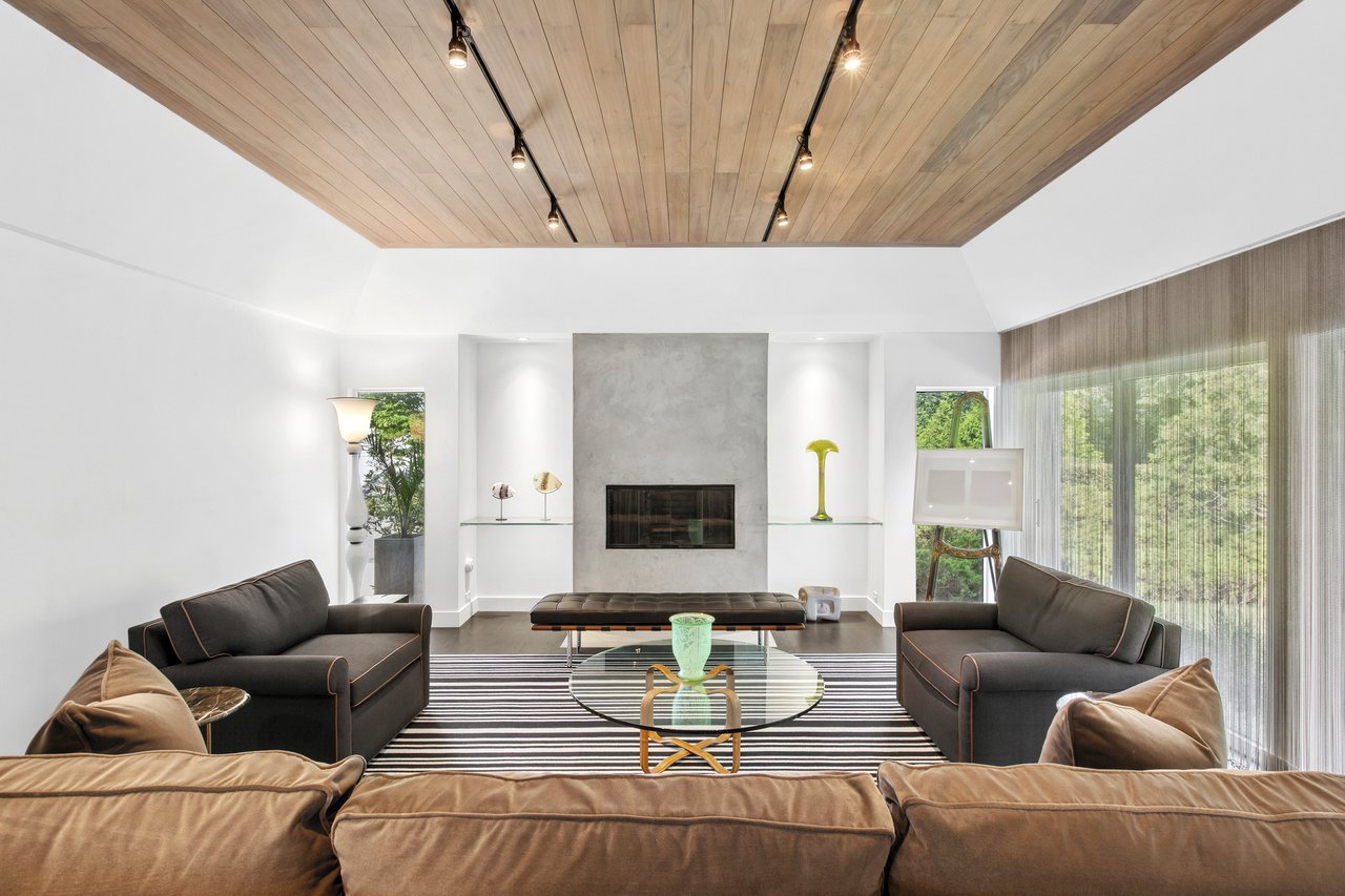 1 Reed Pond Court