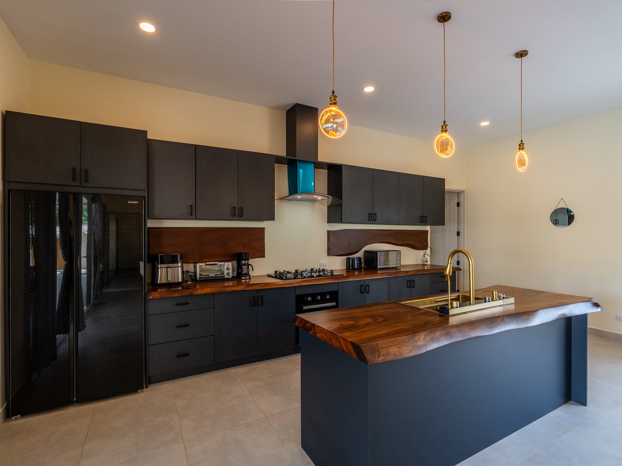 Refined Tropical Home in Uvita, Costa Rica | Walk to Beach & Parque Nacional Marino Ballena