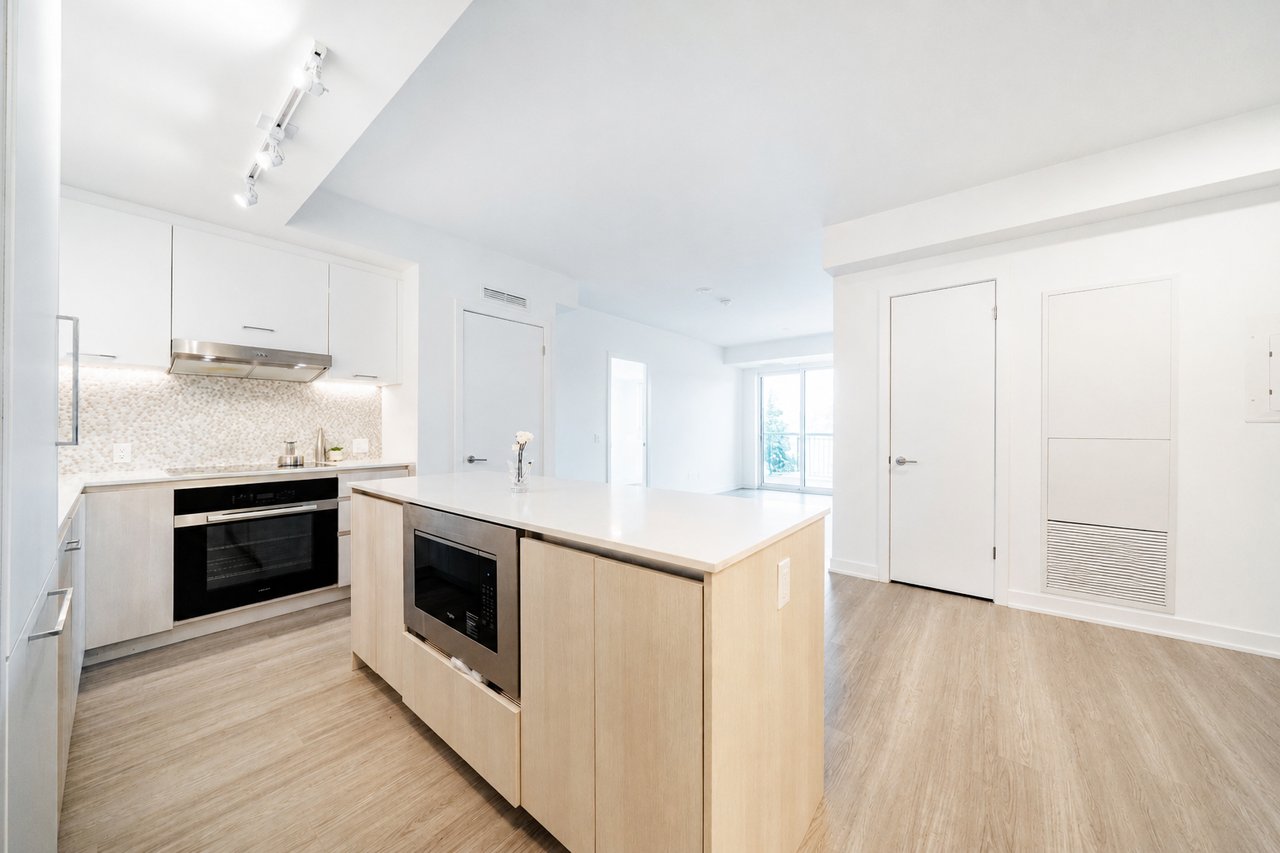 8188 Yonge Street, 235