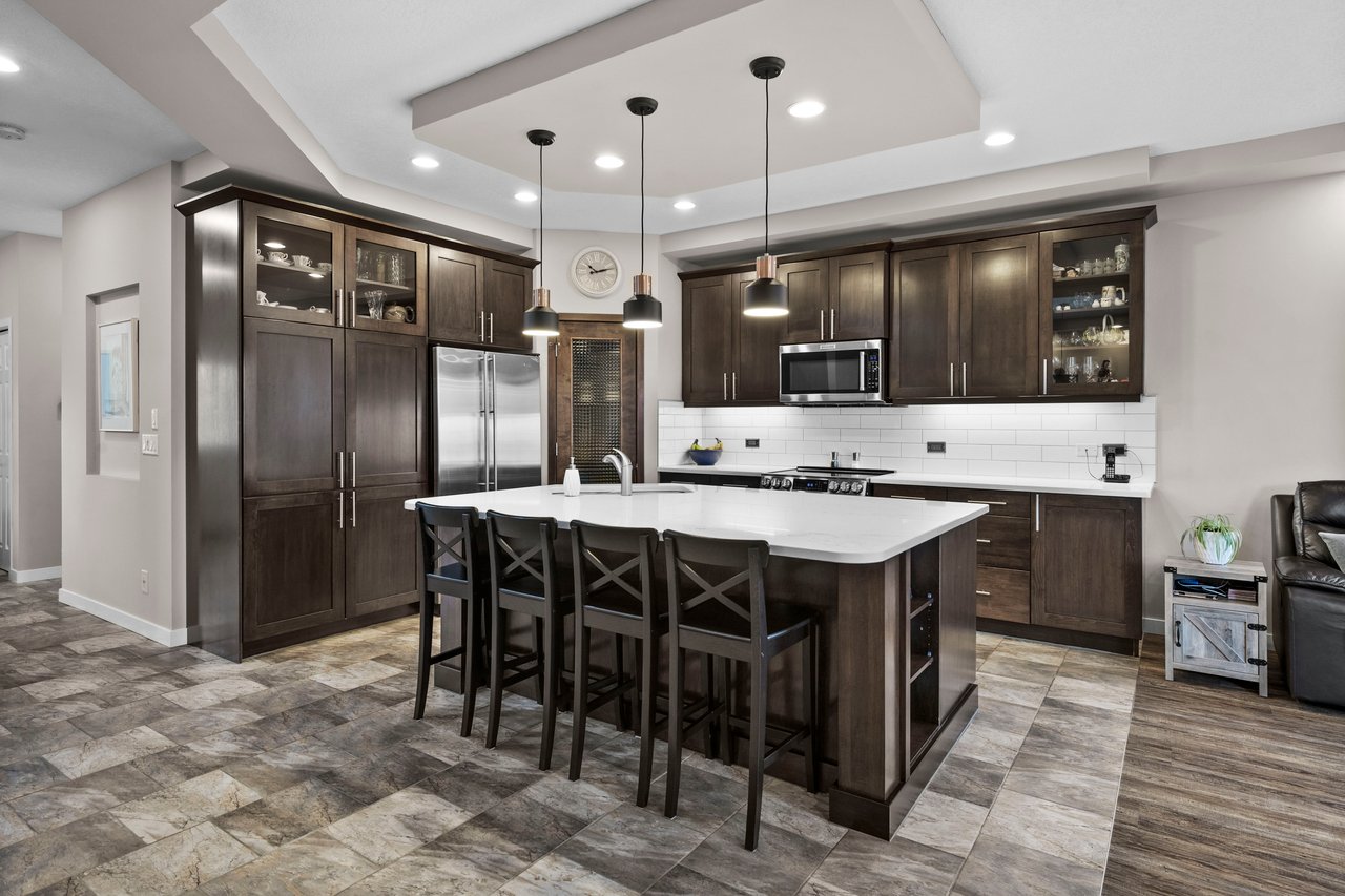 207 Royal Oak Bay NW