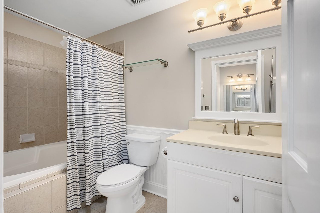 1N325 Tamarack Dr, Winfield IL – Move-In Ready Home in Timber Ridge Listed at $580,000