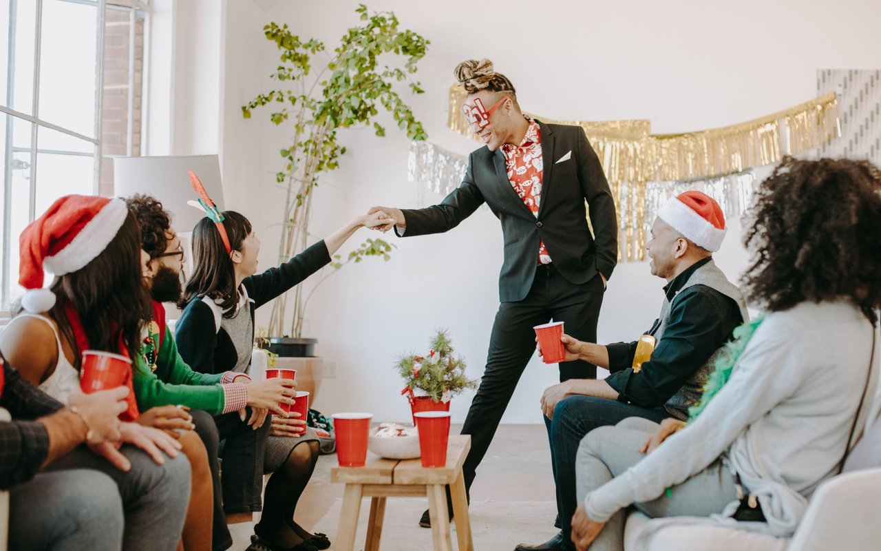 5 Easy But Helpful Tips to Manage Stress This Holiday Season