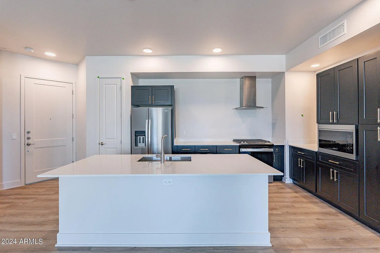 3131 N CENTRAL Avenue, 5012, Phoenix Unit: 5012