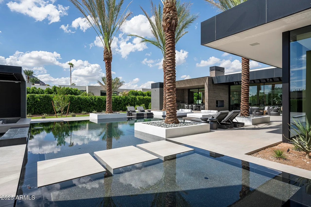 6911 E Jackrabbit Rd