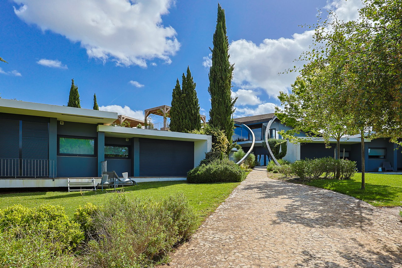 Luxury Wellness & Sports Retreat in Portugal with Expansion Upside & €1M+ Revenue