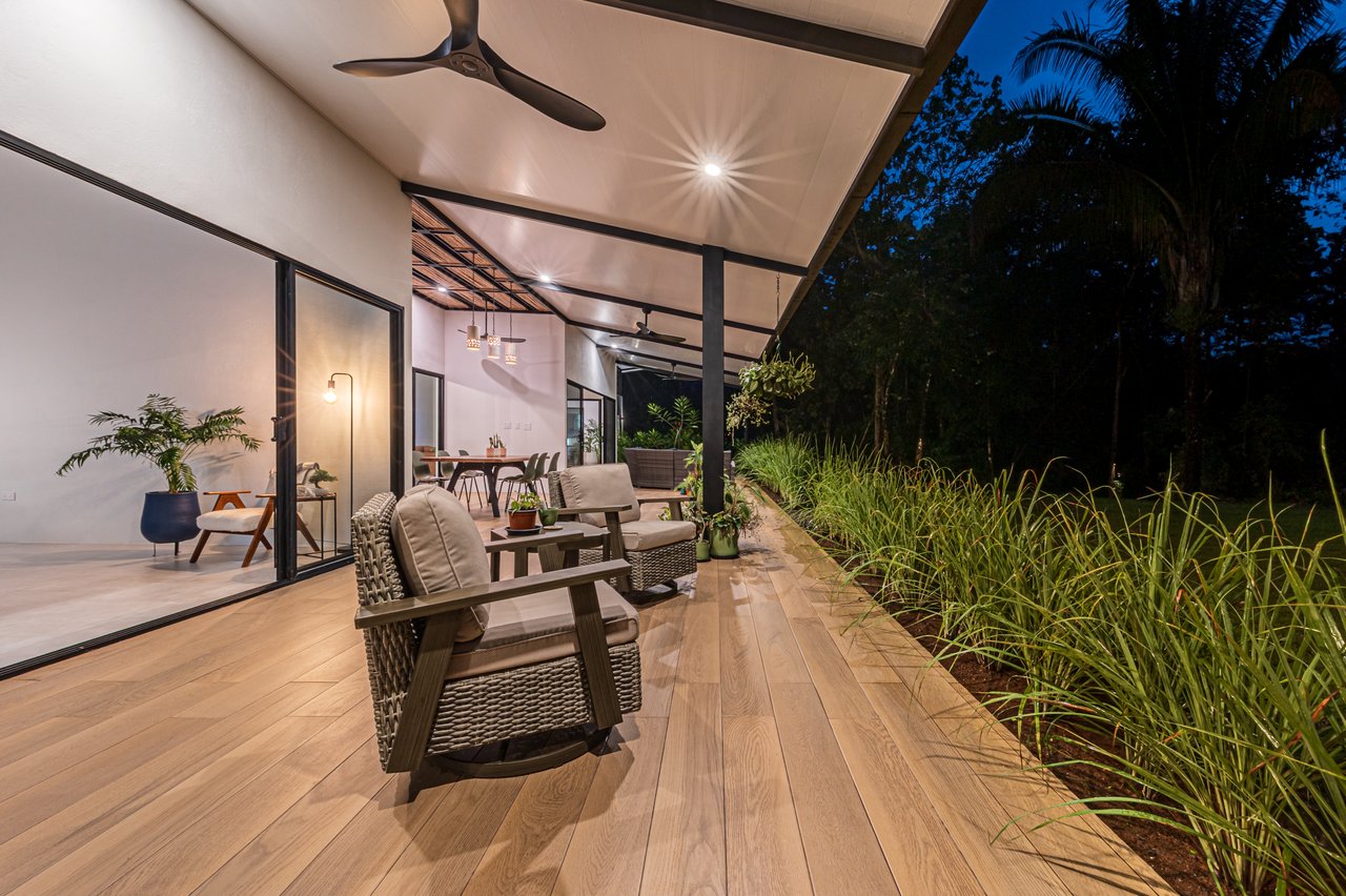 Contemporary Mountain View Villa – 5 Minutes to Playa Dominical