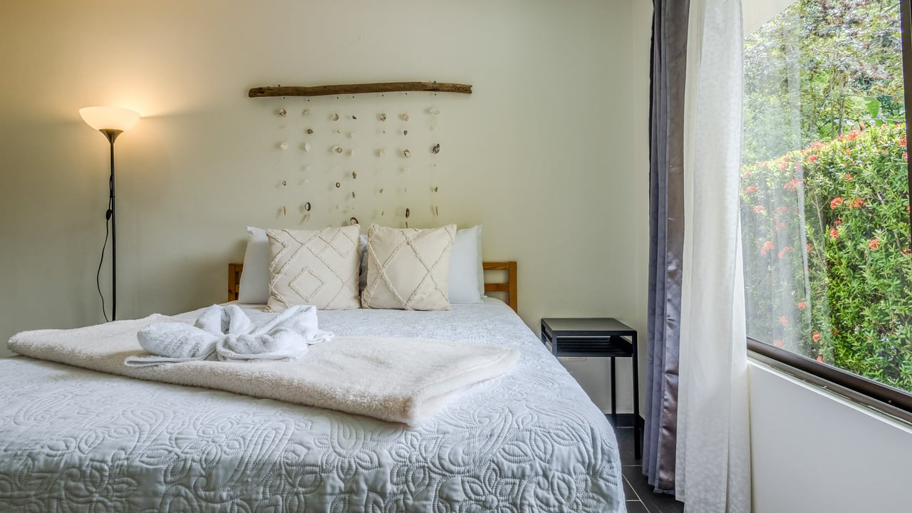 Tropical 3-Cabin Home with Pool and Gardens in the Heart of Uvita