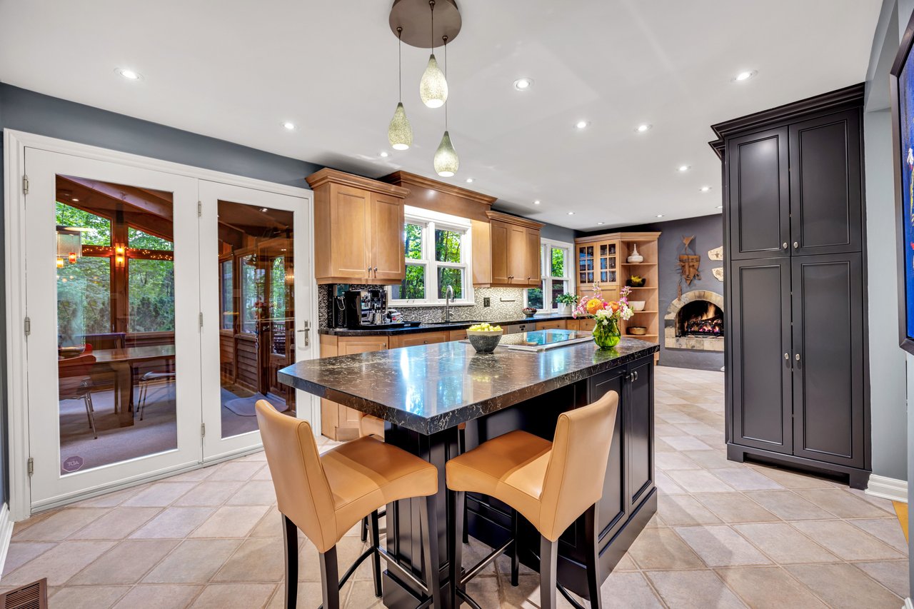 1346 Whiteoaks Avenue, Mississauga