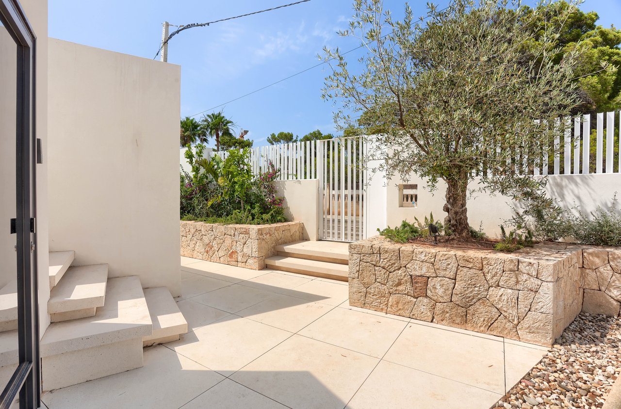 Modern Villa in The Exclusive El Toro Community