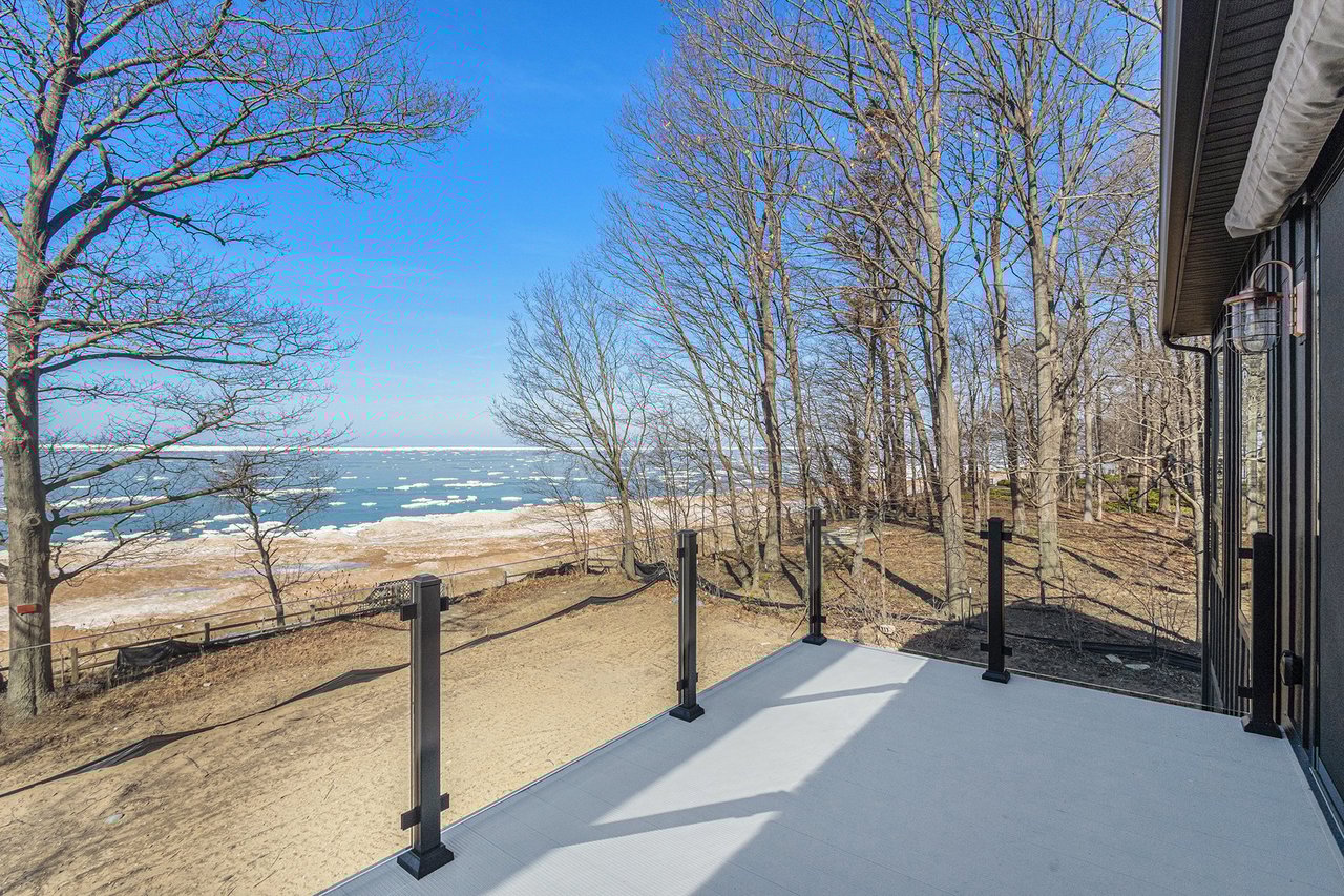 2578 2576, 2572 Lakeshore Drive