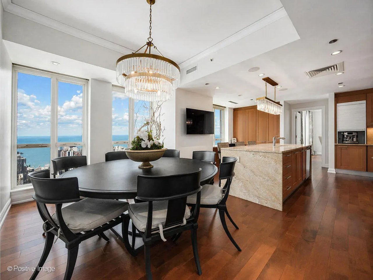 11 E Walton St APT 4102