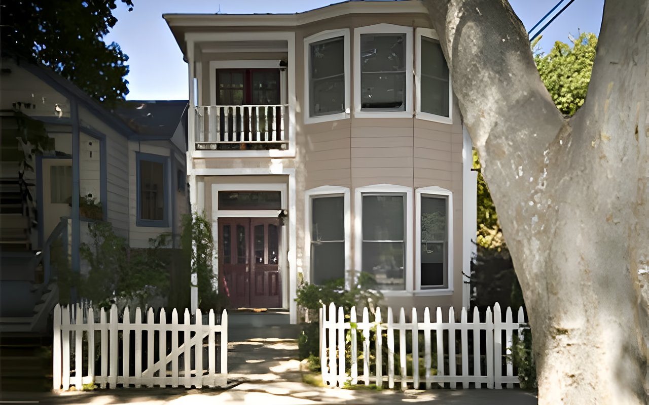 Coming Soon: Great Midtown Location!