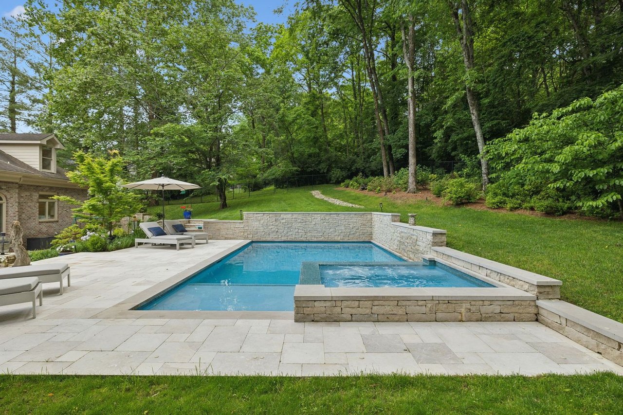 915 Calloway Dr