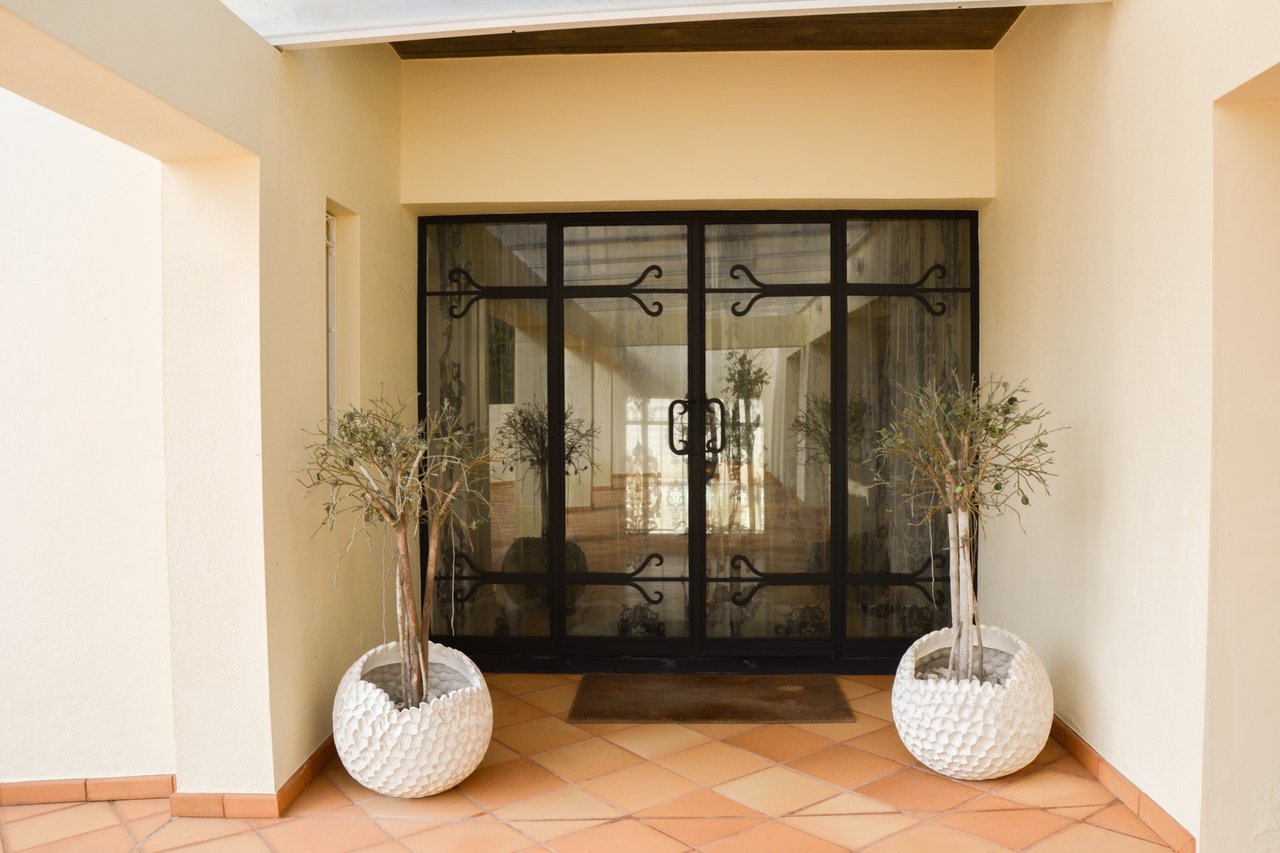 Luxury 4-Bedroom Villa with Indoor Pool – São Miguel, Azores