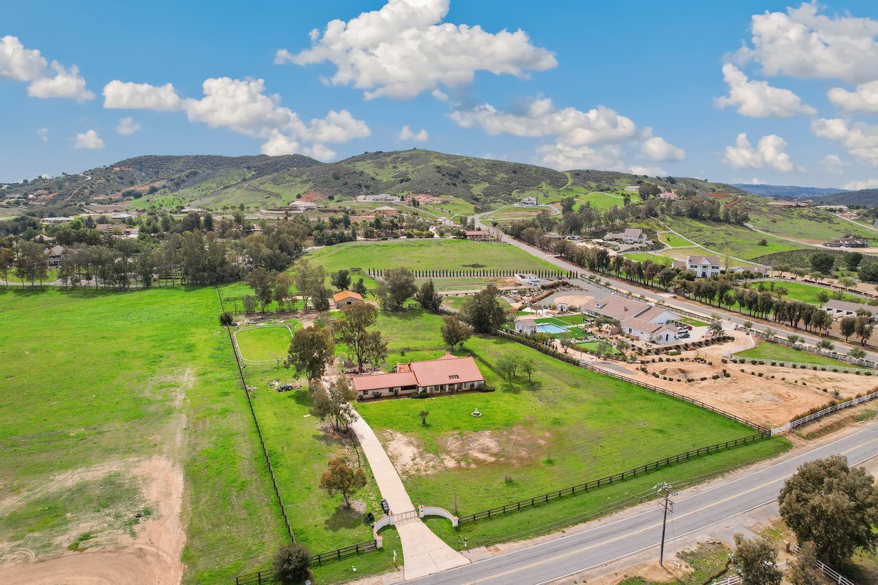 20425 Avenida Castilla