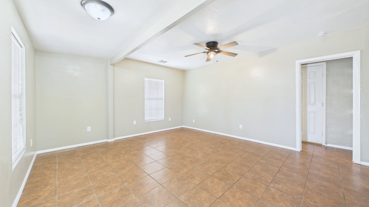 1006 N Texas Ave