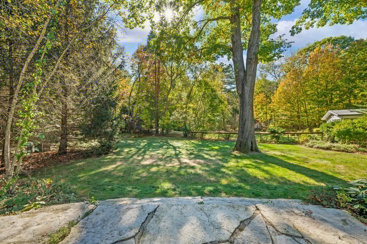 14657 Lakeshore Road