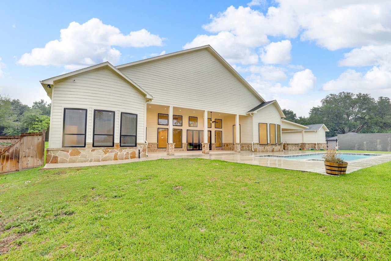 25927 Hunter Lane