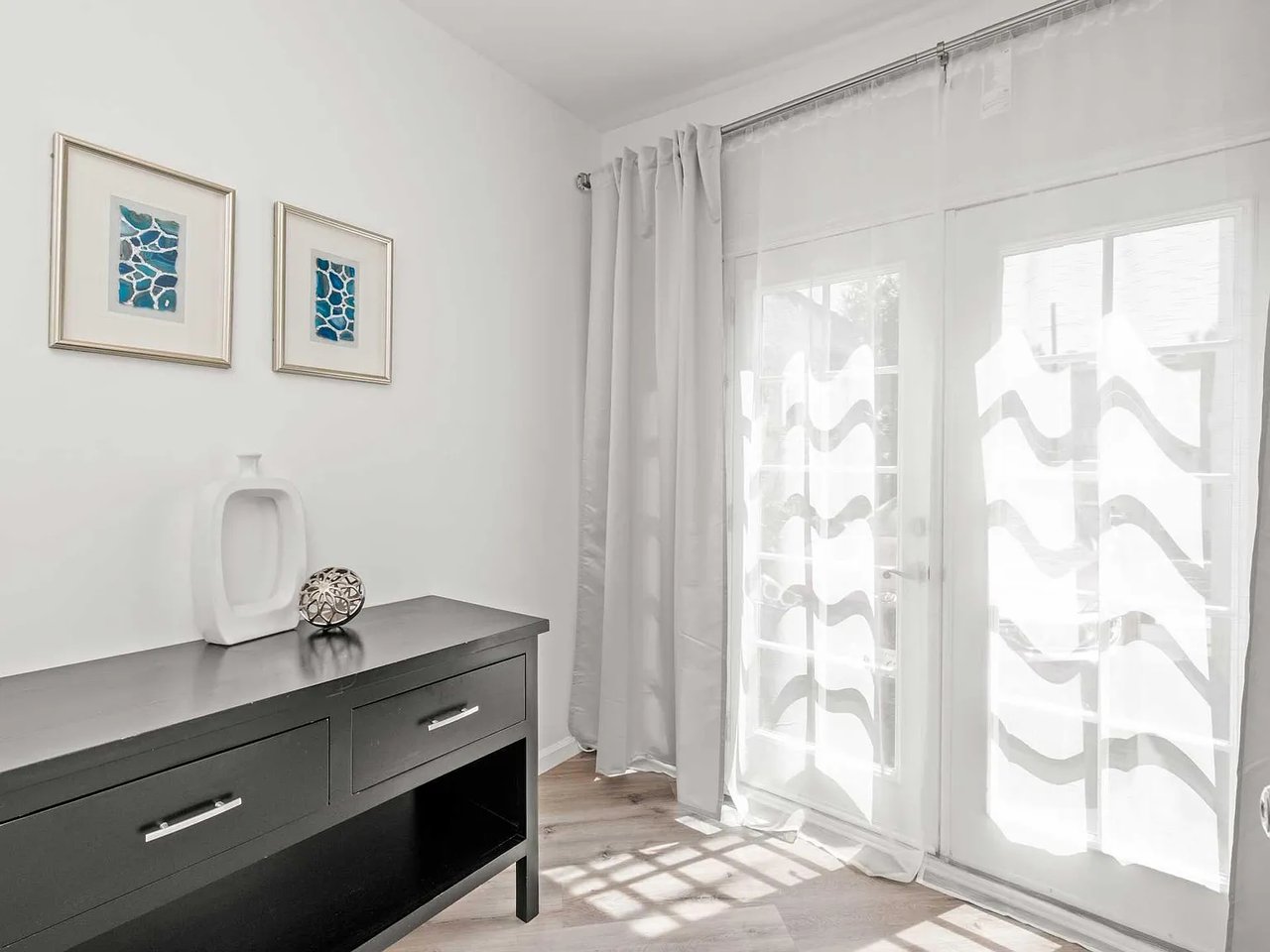 8823 Betty Way, West Hollywood 