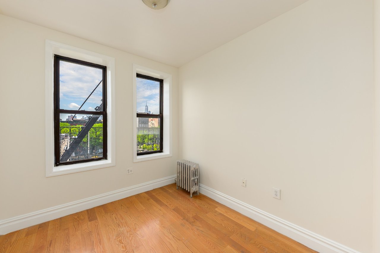 339 East 12th Street Unit: 27