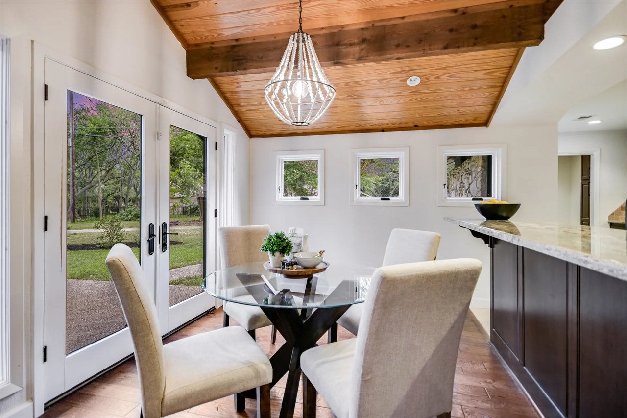 Golf Course Grandeur - 9112 Balcones Club Drive