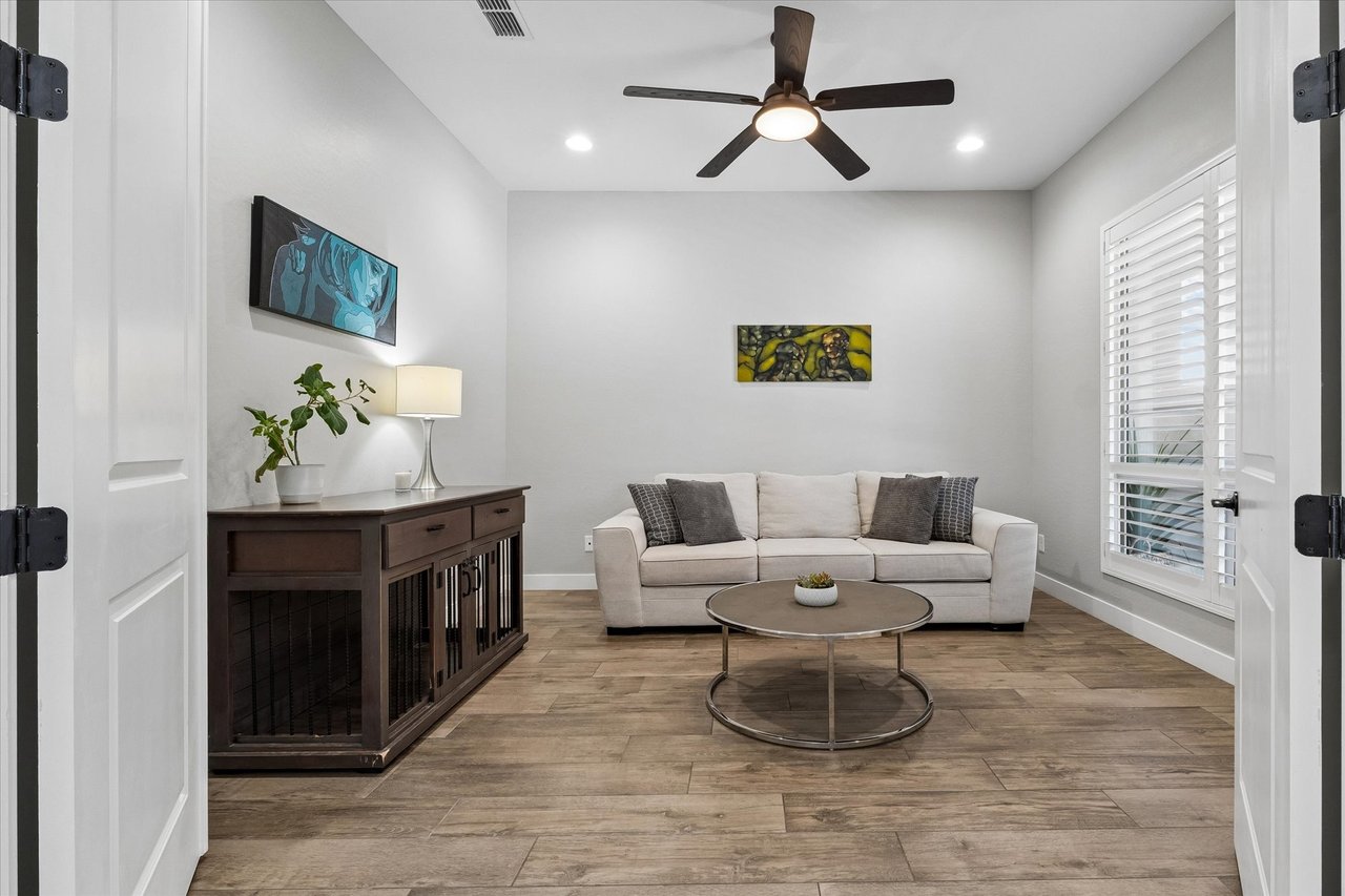 2905 E LOS GATOS DR, Phoenix, AZ 85050