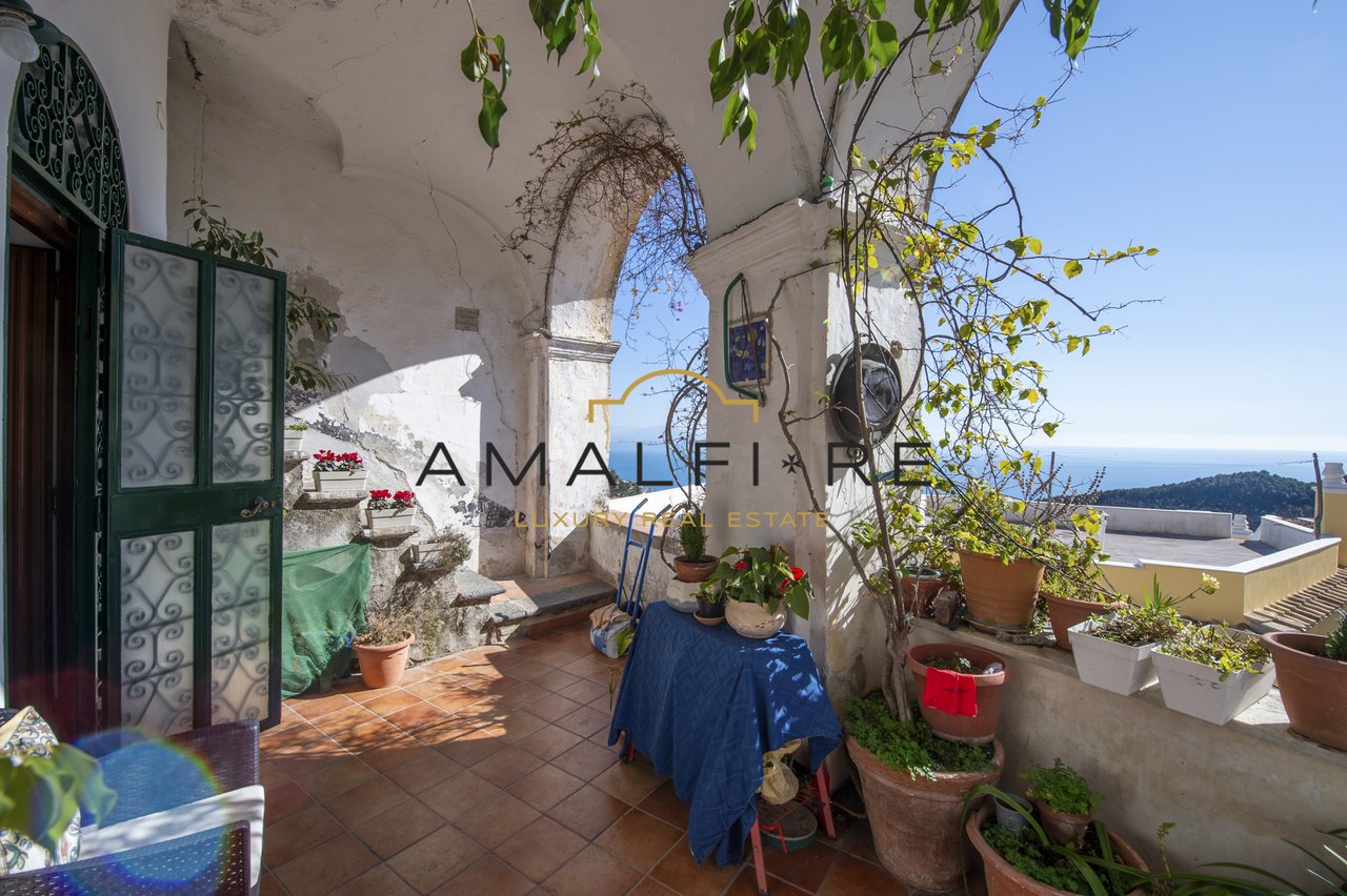 Albori Two-level Apartment in Vietri Sul Mare