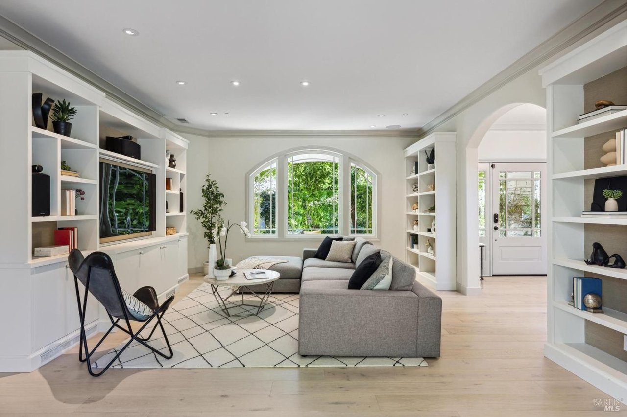 10 Tarry Rd