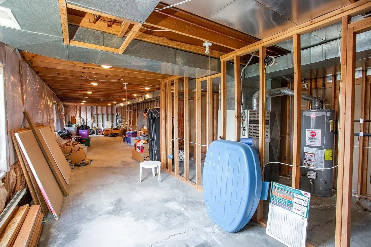 9706 N Ridgecrest Dr