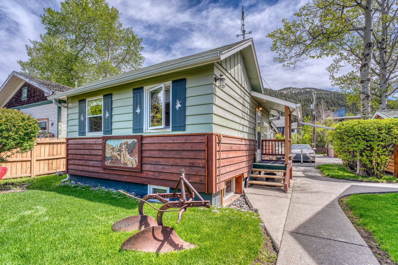 Beaver Street Cabins Banff | B&B Inn