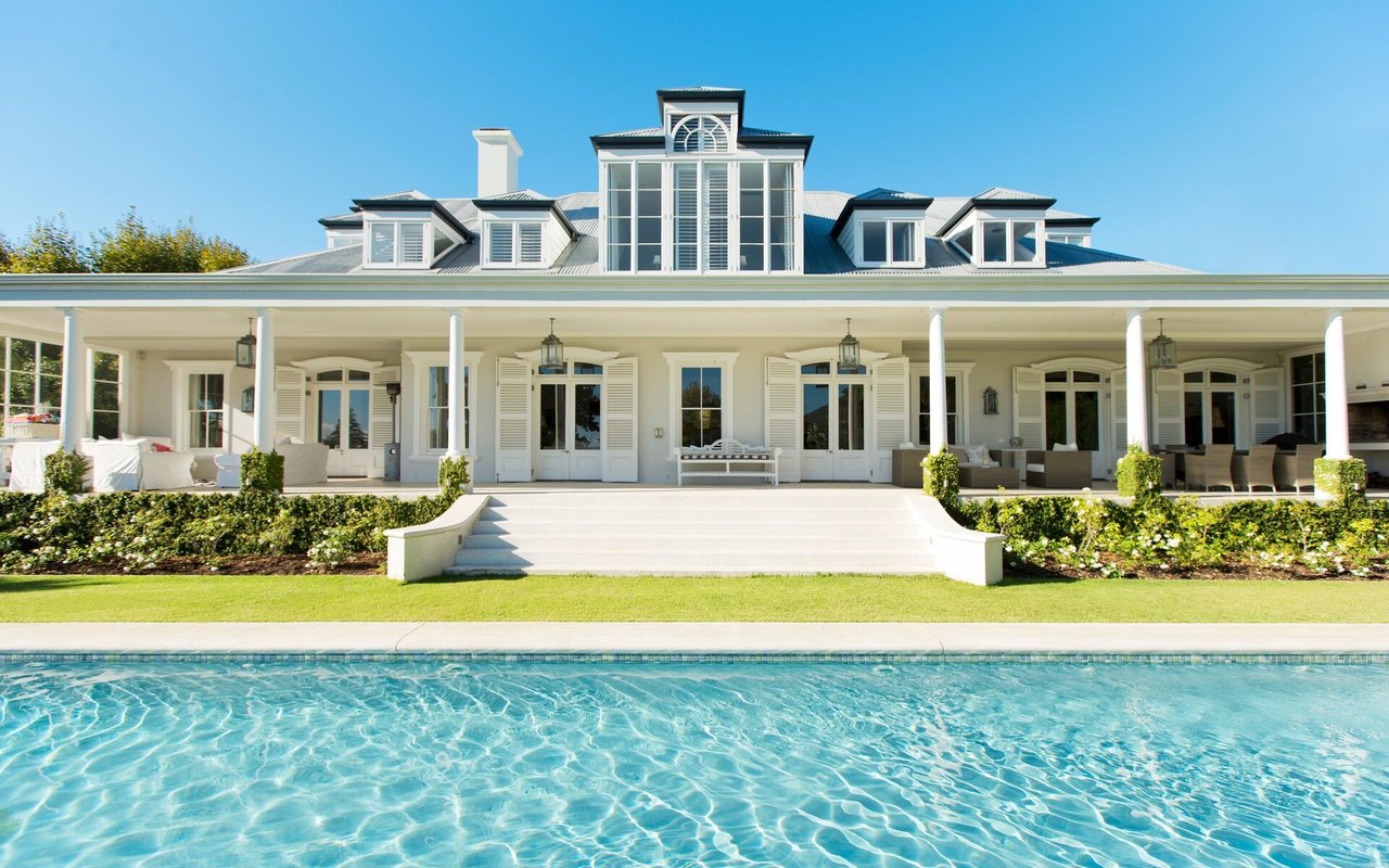 Hamptons on the Lake