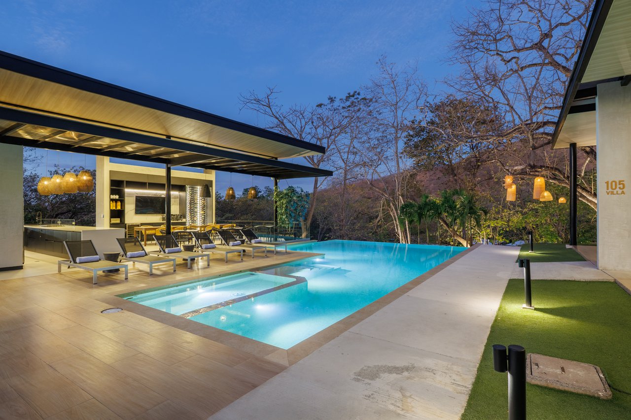 20882 - Multi-Villa Property with 18 Bedrooms, Pool & Clubhouse, Tamarindo