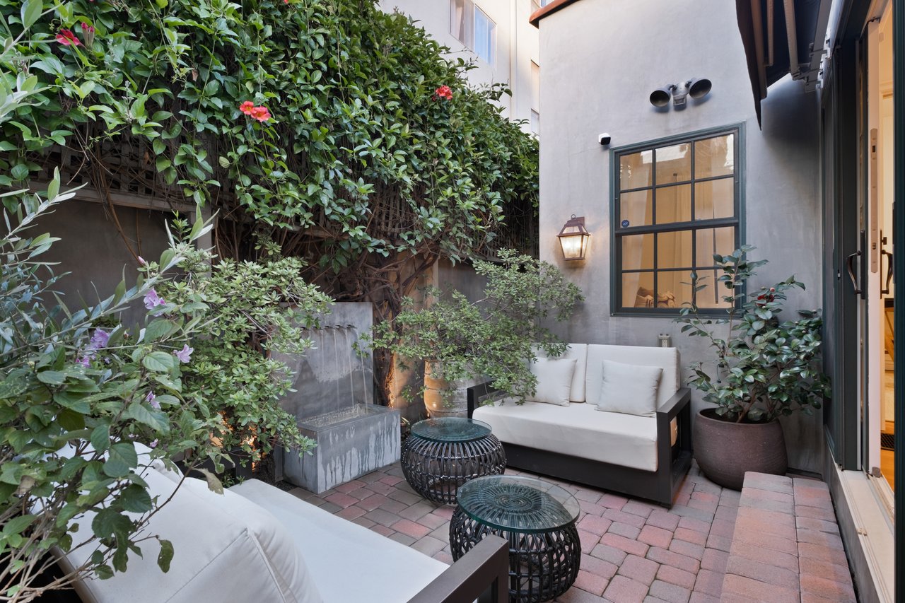 8835 Betty Way, West Hollywood