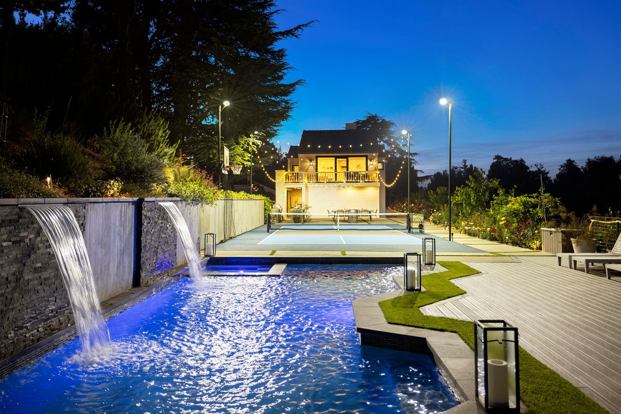 15438 Mulholland Drive