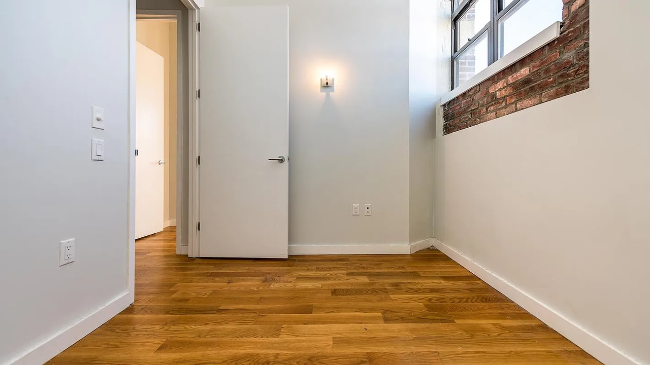 100 Dupont St 4A