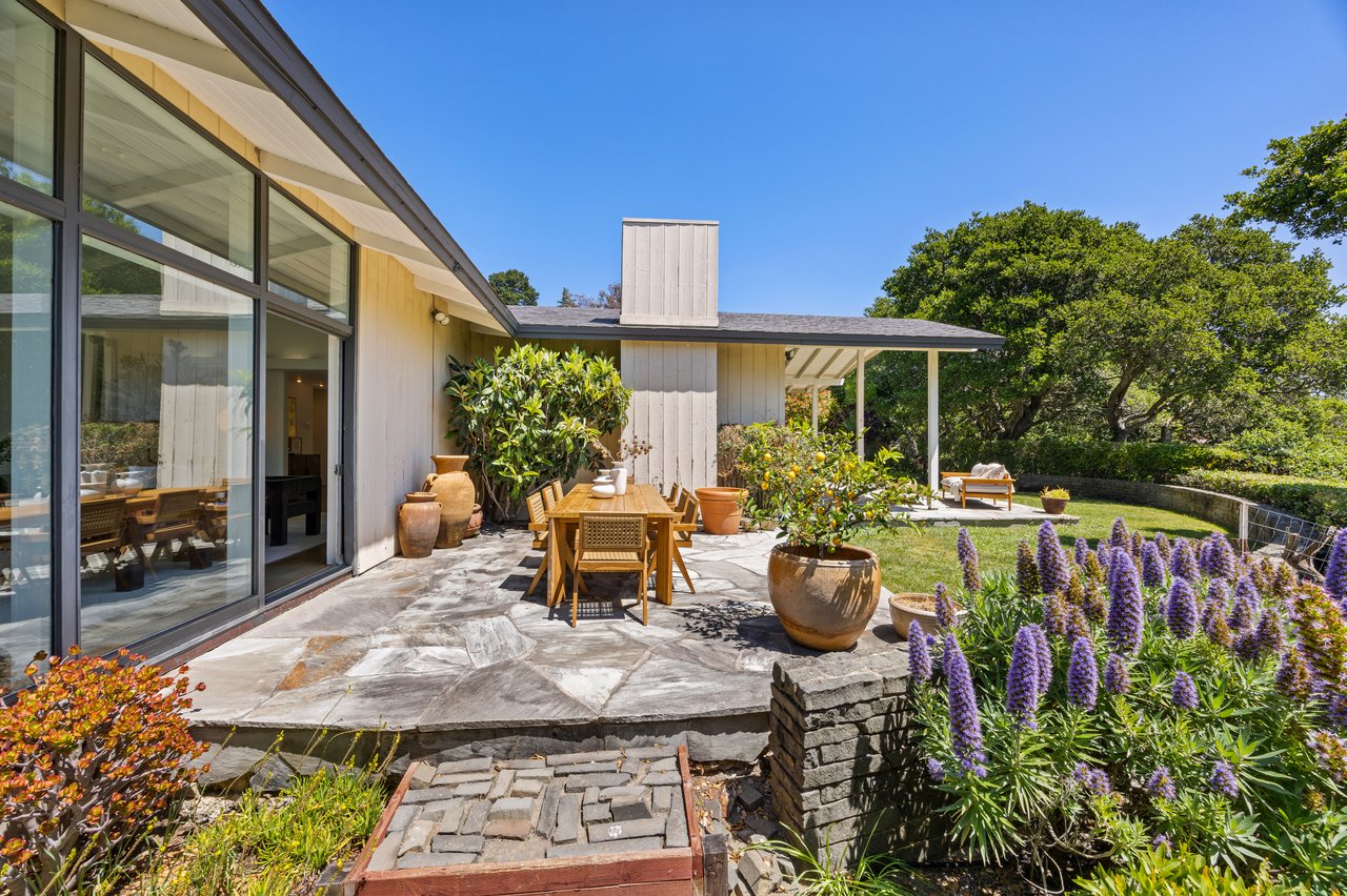 Rare 1+ Acre Dream Site