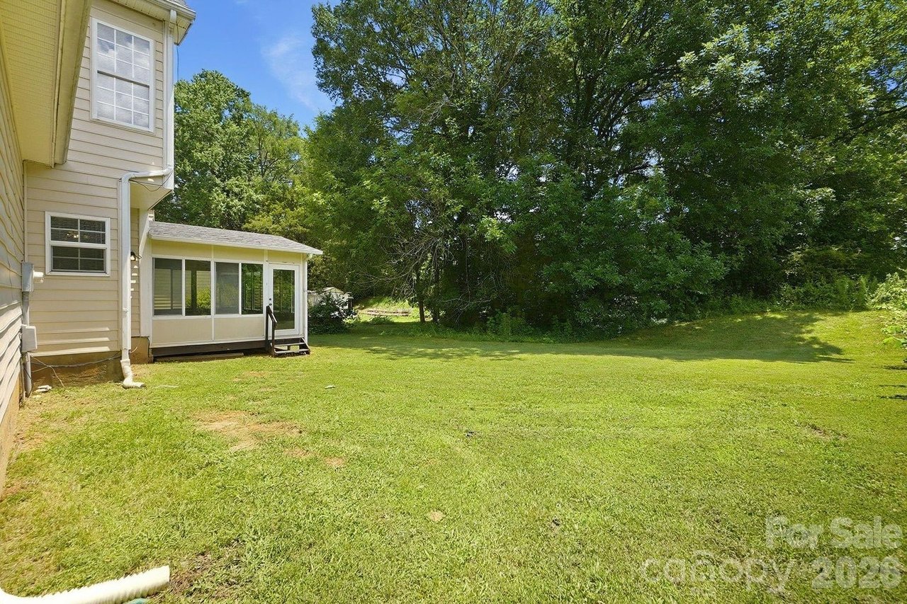 Steele Creek Living: Your 2-Story Sanctuary at Cedar Run