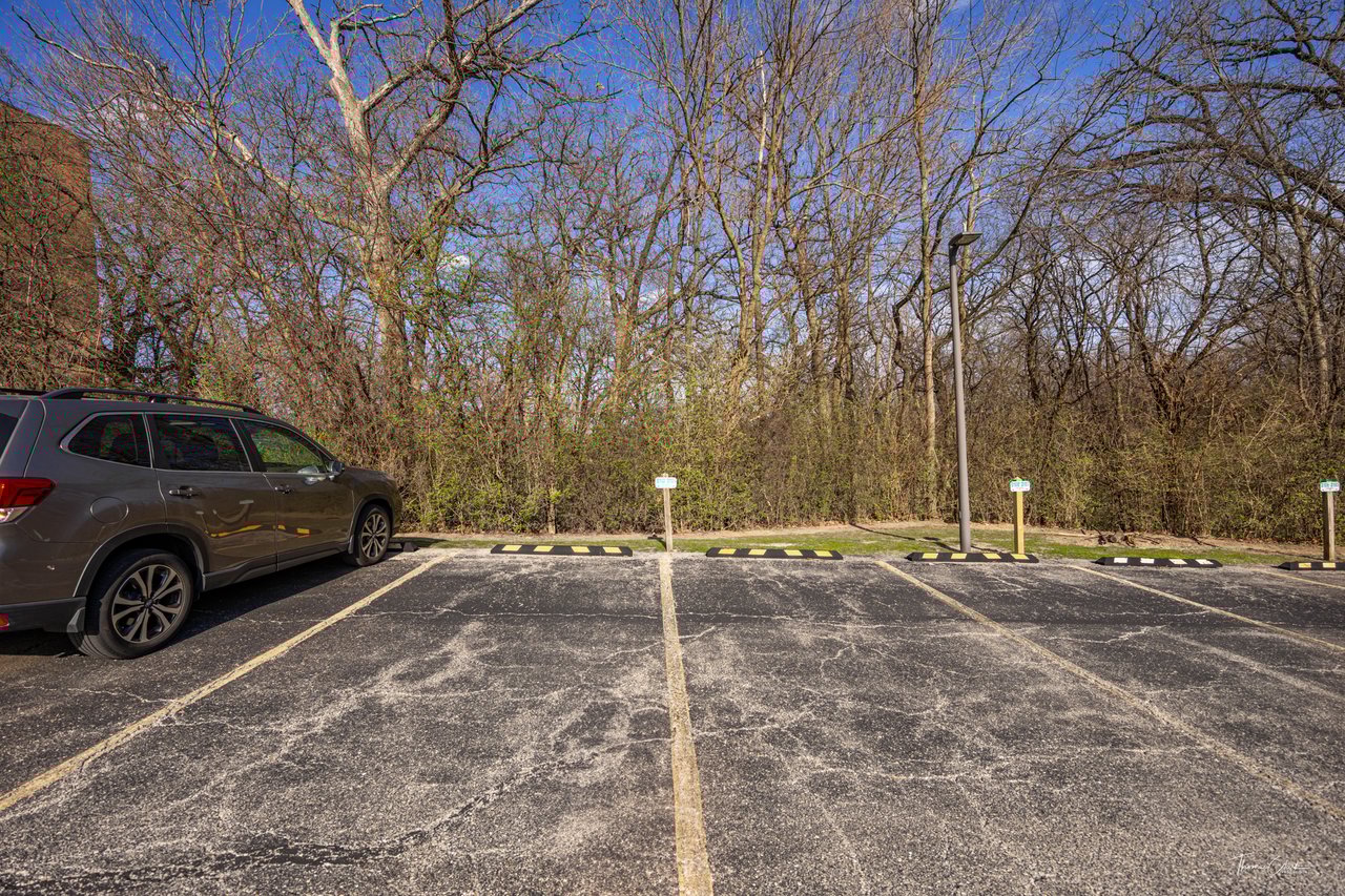 5950 OAKWOOD Drive Unit: 1D