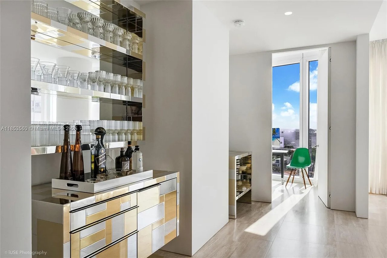 9001 Collins Ave #S-1011