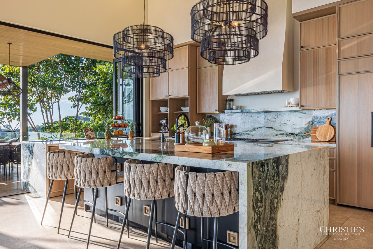 Luxury Estate in Escaleras- incredible ocean views 5.5 Acres