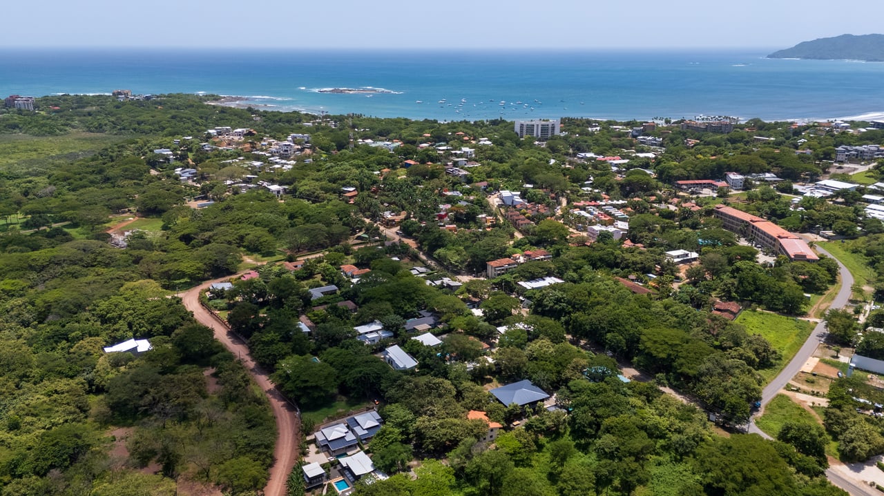 Casa Karibe | Vibrant 5-Bedroom Caribbean-Inspired Villa with Pool in Gated Tamarindo Community