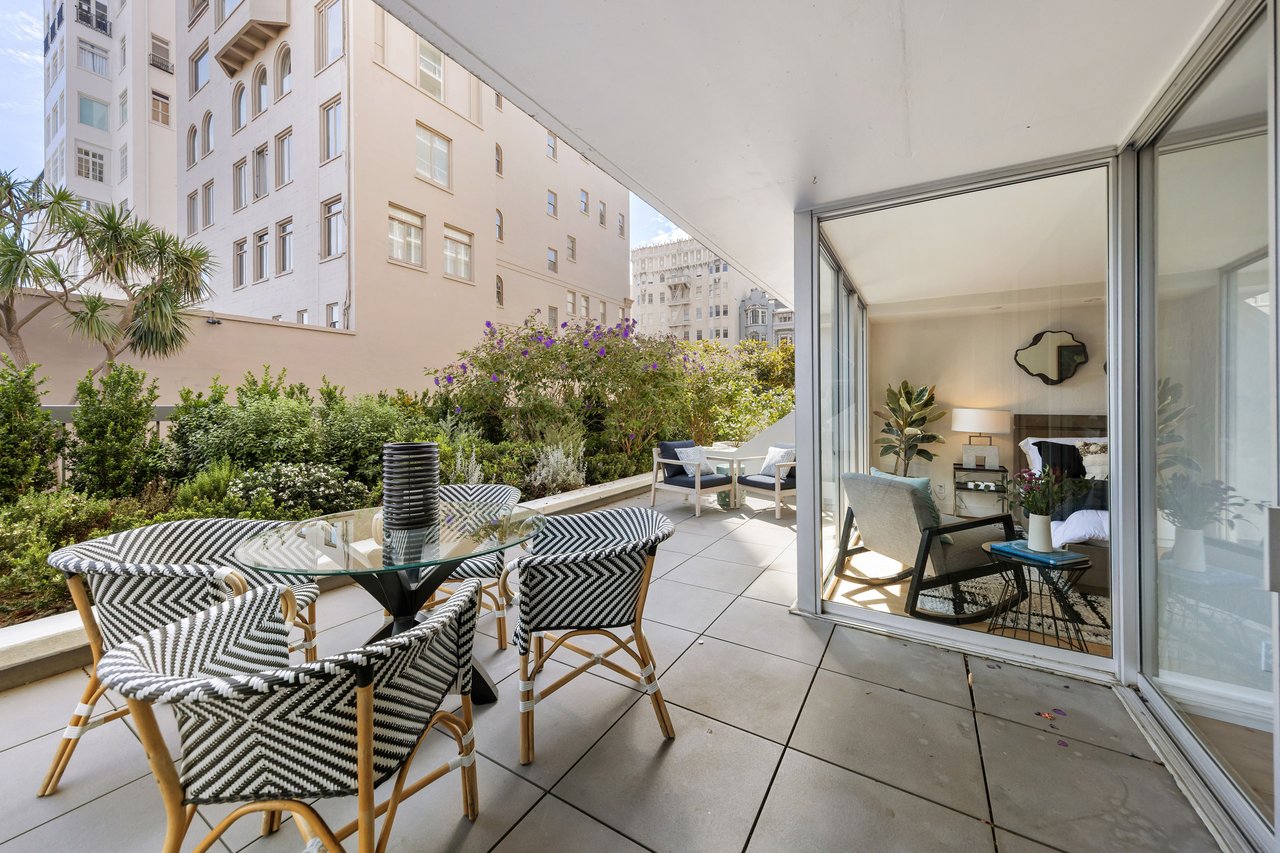 Indoor Outdoor Living at 1998 Broadway