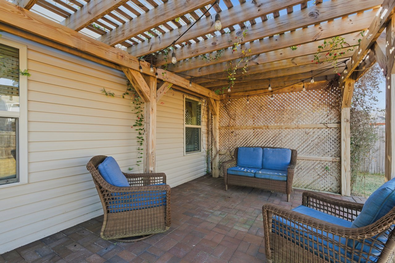 24 Dunsborough Drive