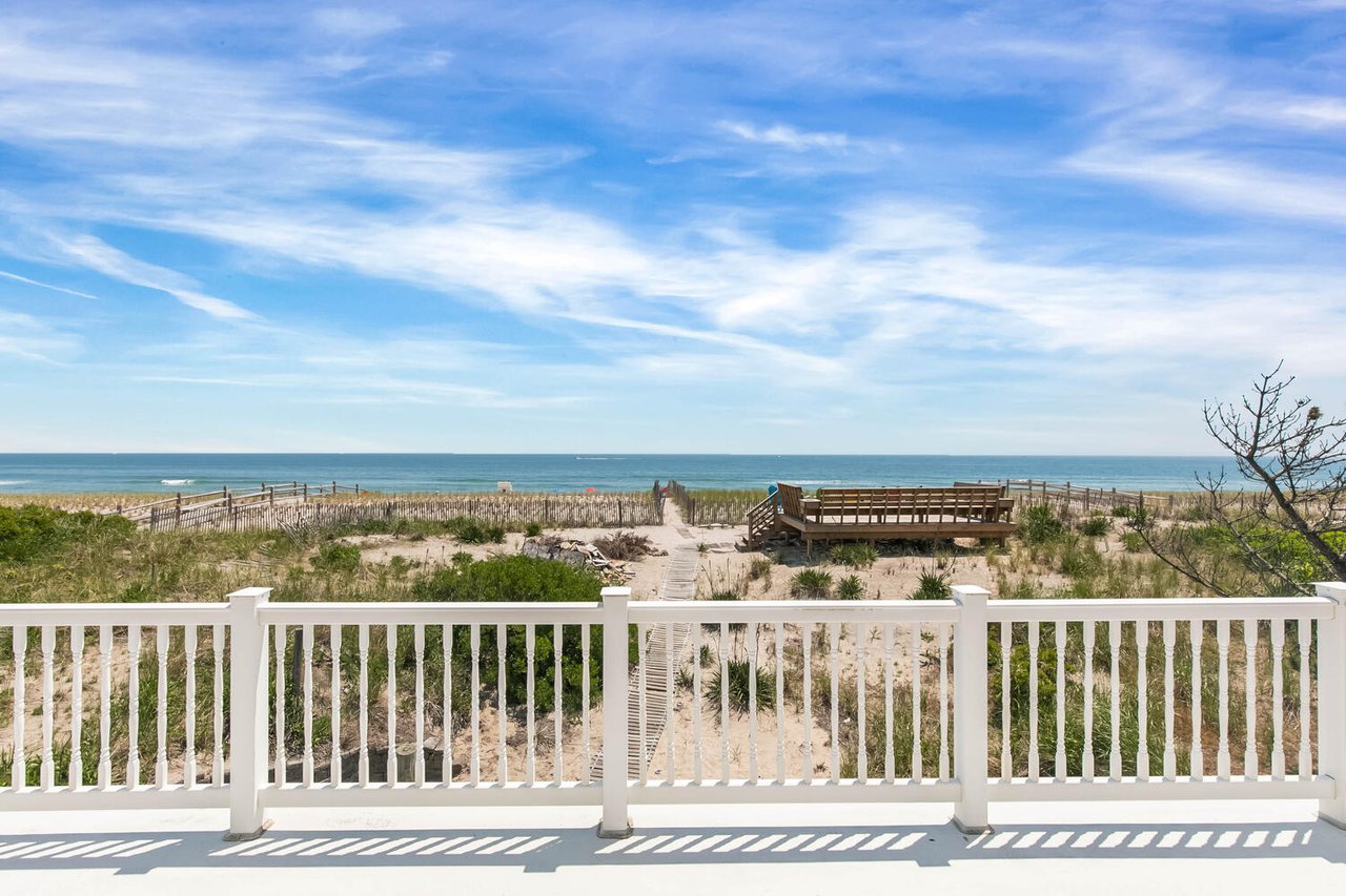 Summer Rental on the Oceanfront with Pool